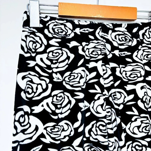 CHERIE BLISS Black floral teddy leggings - Picture 5 of 7